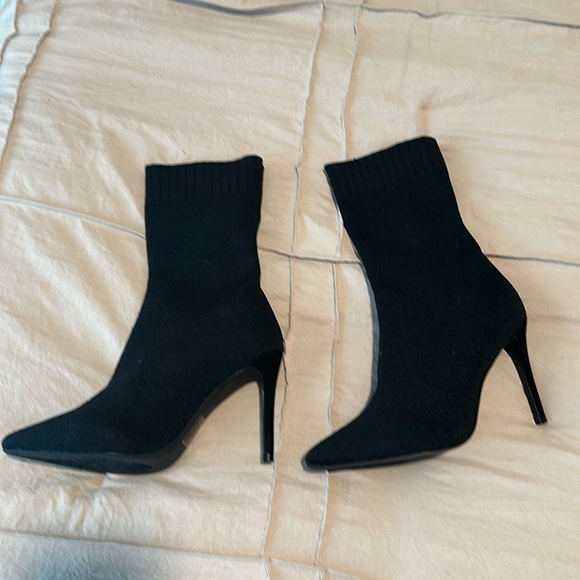 Black pointed toe sock booties size 9 only tried on never worn out - Picture 1 of 1
